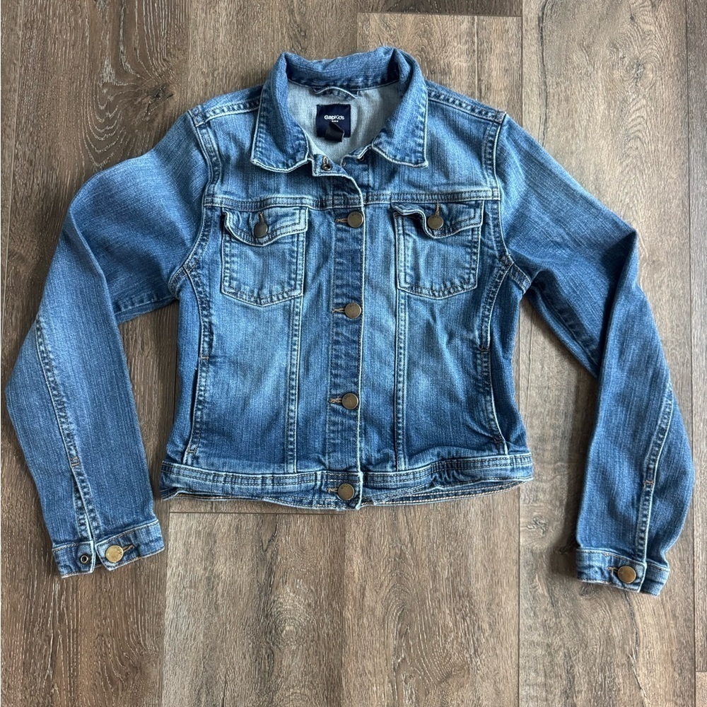 Gap Kids Jean Jacket.  Girl’s size XL.  Snap button closures.